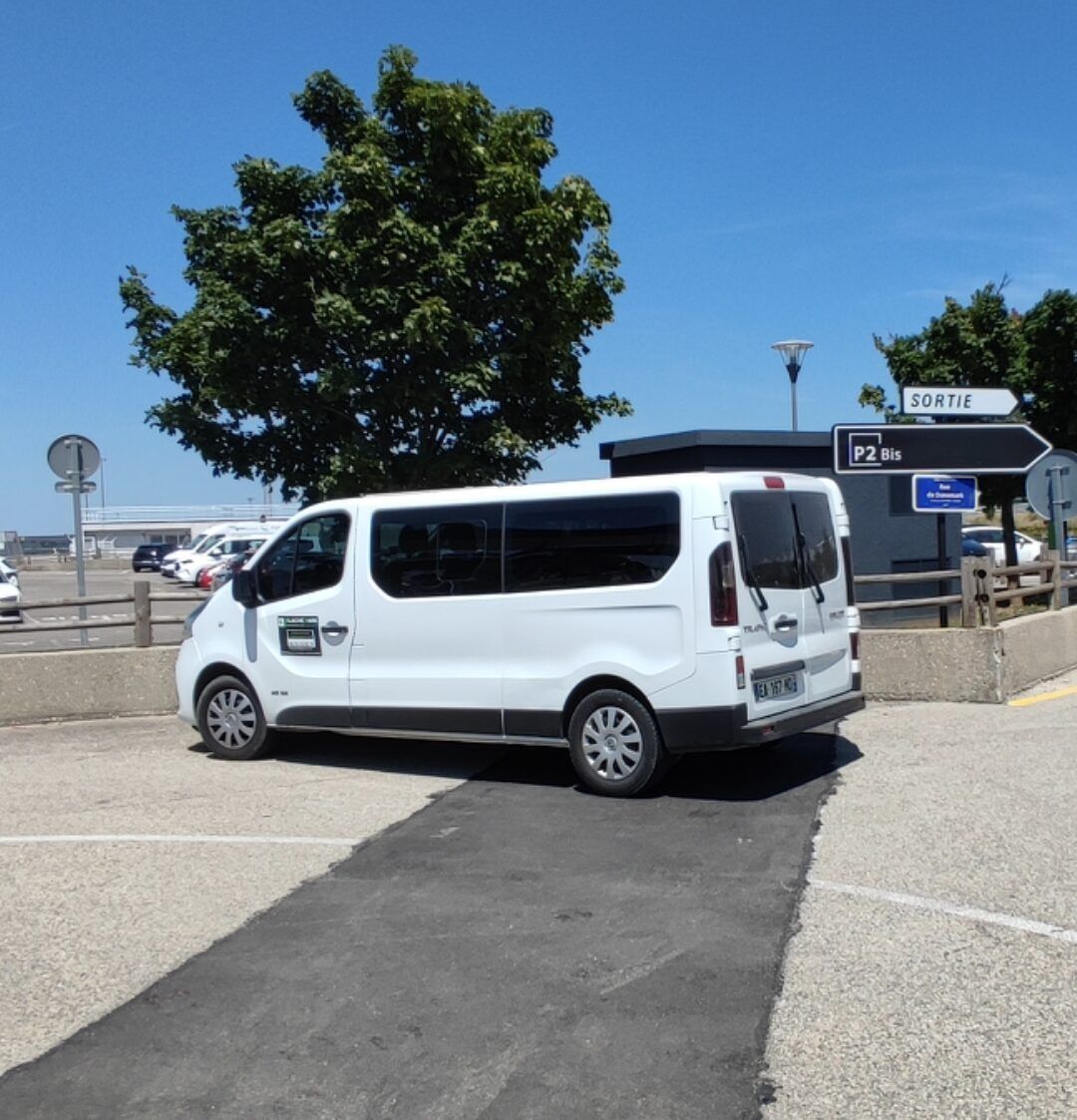 HelloApp • Image and Text